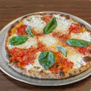Old World Style (Margherita Pizza)